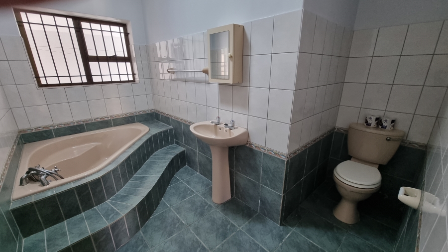 6 Bedroom Property for Sale in Lochnerhof Western Cape